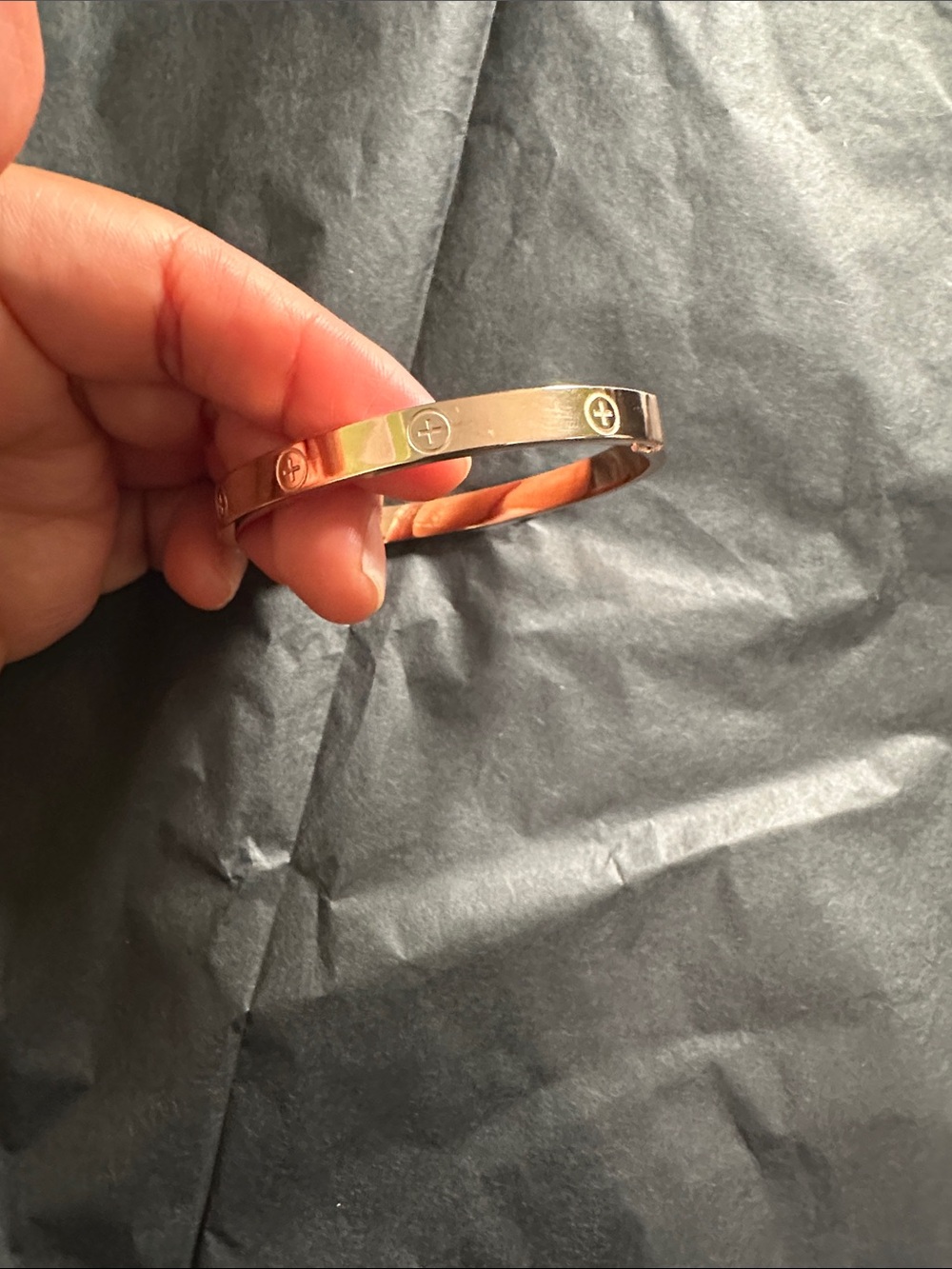 Rolled Screw Motif Bangle Bracelet in Rose Gold Tone